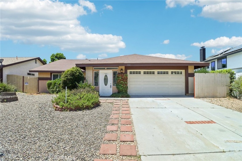 Welcome to this charming one-story cul-de-sac home in the heart - Beach Home for sale in Oceanside, California on Beachhouse.com