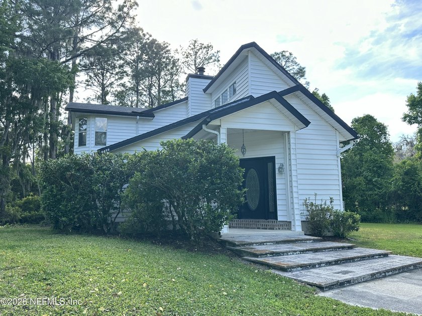 Spacious 3-bedroom, 2.5-bath home situated on over 1.5 acres of - Beach Home for sale in St Augustine, Florida on Beachhouse.com