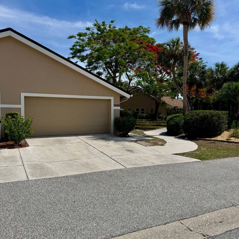 Seller paying upto 5% of sale price towards buyers closing - Beach Townhome/Townhouse for sale in Sarasota, Florida on Beachhouse.com
