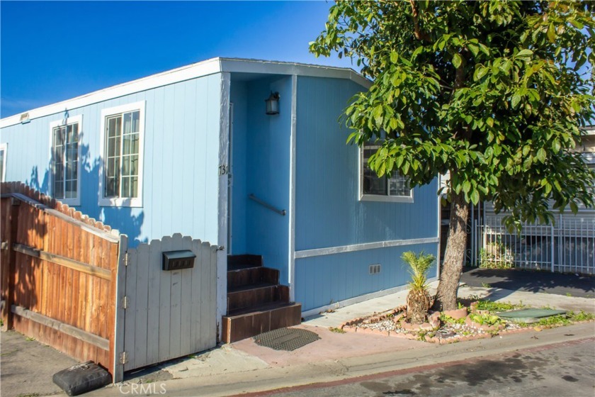 Discover the charm of this four-bed, one-bath mobile home - Beach Home for sale in Long Beach, California on Beachhouse.com