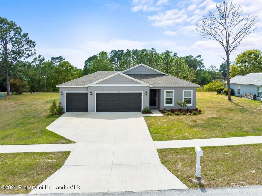 GORGEOUS NEW HOME WITHOUT THE WAIT!
Move right into this FOUR - Beach Home for sale in Spring Hill, Florida on Beachhouse.com