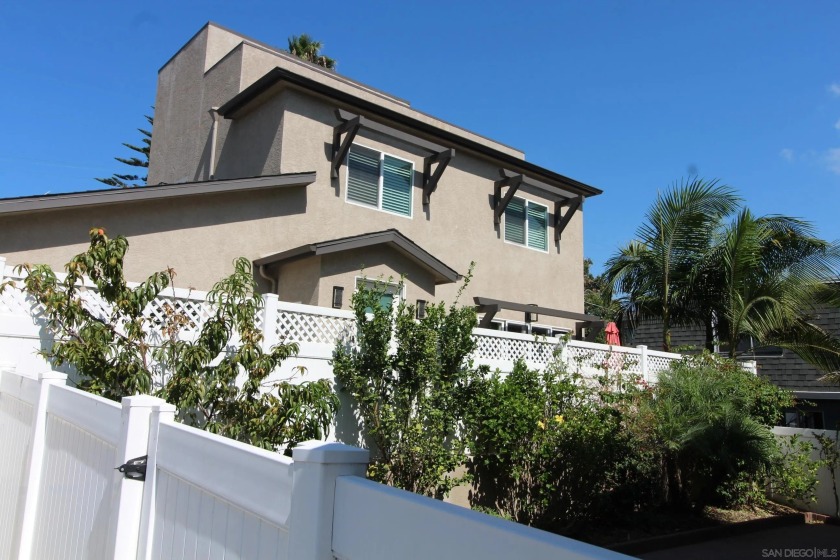 Model Home. Like New, The Contemporary Coastal Living in Pacific - Beach Condo for sale in San Diego, California on Beachhouse.com