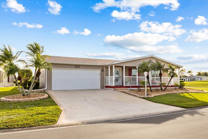Beautiful 3-bedroom, 2 bath home on the golf course. New A/C - Beach Home for sale in Port Saint Lucie, Florida on Beachhouse.com