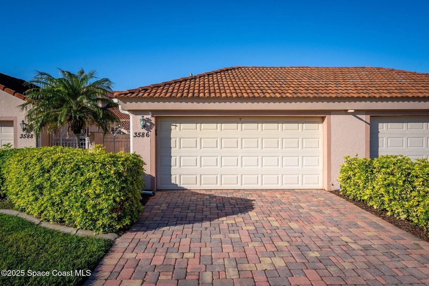 NEW PRICE! Motivated seller-bring your offers! Charming - Beach Townhome/Townhouse for sale in Titusville, Florida on Beachhouse.com
