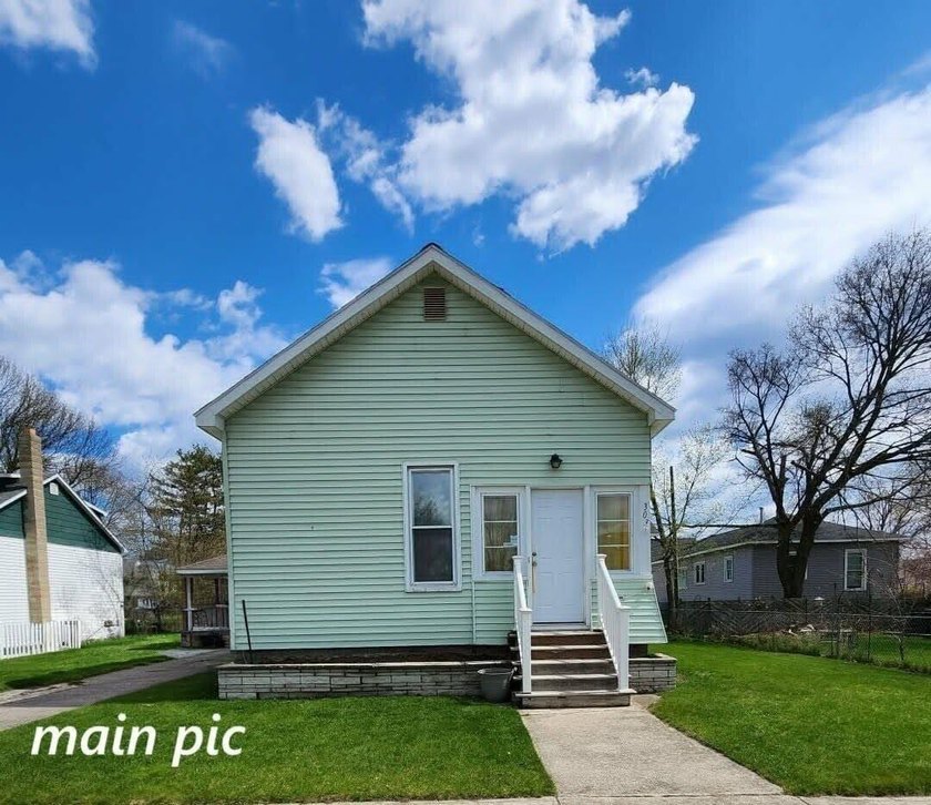 This adorable 3-bed ranch has all the good stuff: a sunny - Beach Home for sale in Alpena, Michigan on Beachhouse.com