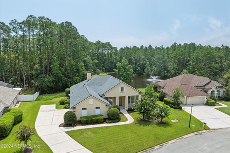 Beautiful home with 3 bedrooms + designated office/ bonus room - Beach Home for sale in Jacksonville, Florida on Beachhouse.com