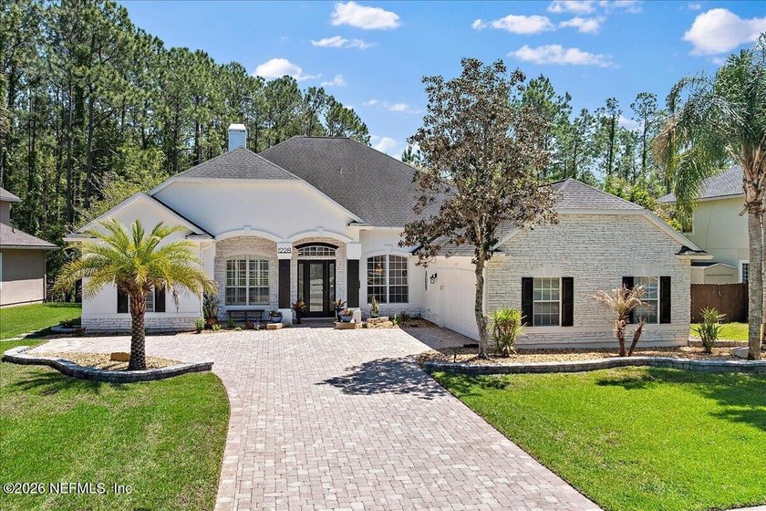This sprawling executive estate in the South Hampton Golf - Beach Home for sale in St Augustine, Florida on Beachhouse.com