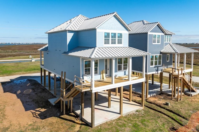 The gated community of Sweetwater Cove offers residents peaceful - Beach Home for sale in Galveston, Texas on Beachhouse.com