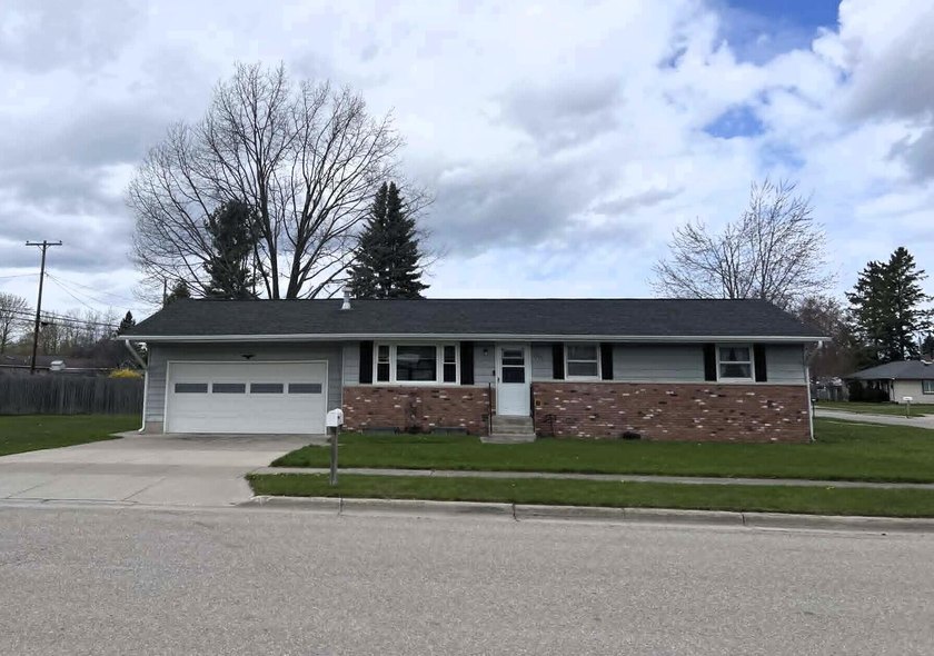 Well-maintained 3-bedroom, 1-bath home located within a mile of - Beach Home for sale in Alpena, Michigan on Beachhouse.com