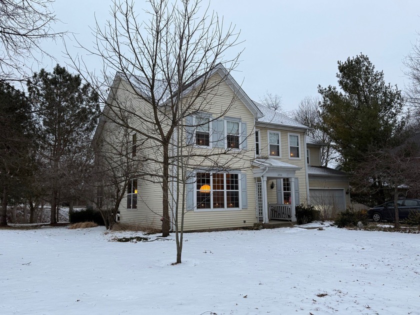 WATERFRONT SPACIOUS CUSTOM HOME ON WADSWORTH LAKE- IN DESIRABLE - Beach Home for sale in Waukegan, Illinois on Beachhouse.com