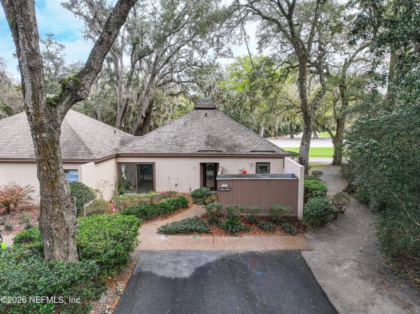 Short-Term Rentals Allowed. Premier end-unit, golf-front villa - Beach Condo for sale in Fernandina Beach, Florida on Beachhouse.com