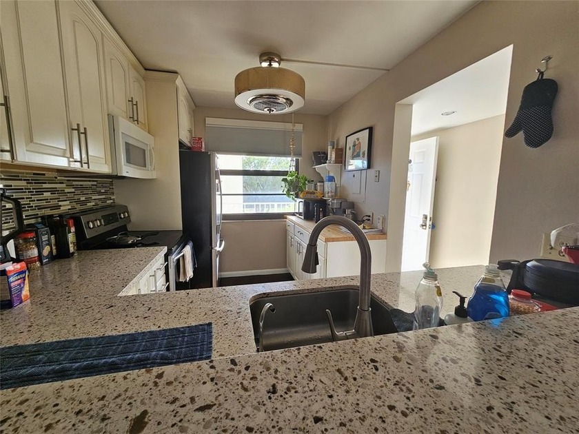 Spacious unit overlooking Via Mizner Golf Course. Open floor - Beach Condo for sale in Boca Raton, Florida on Beachhouse.com