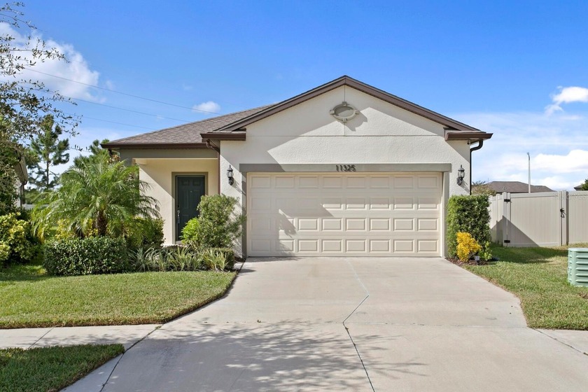 Act now to claim this fully upgraded, like-new 3-bedroom + - Beach Home for sale in Riverview, Florida on Beachhouse.com