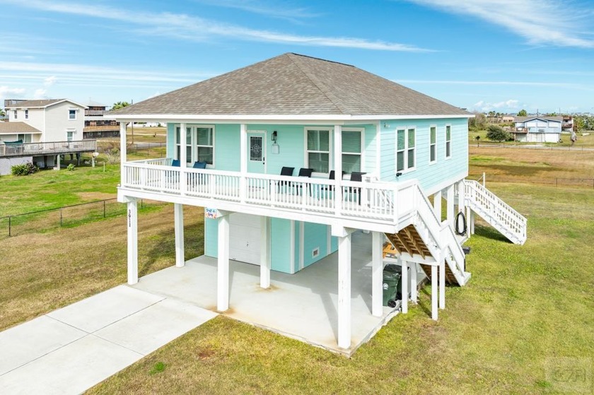 Charming home in a great location with view of the bay offers a - Beach Home for sale in Galveston, Texas on Beachhouse.com