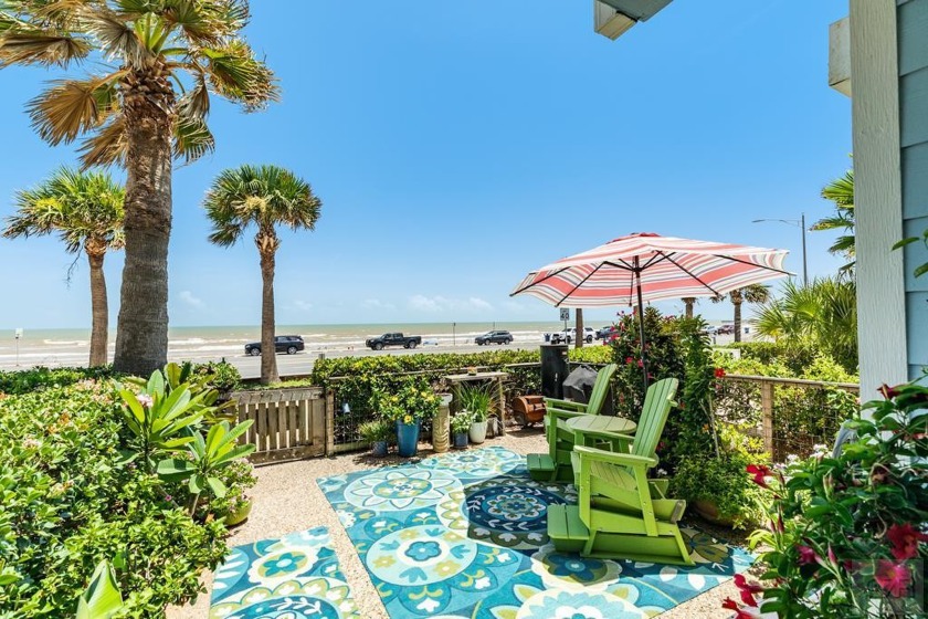 STUNNING remodeled townhome w/endless unobstructed Gulf views - Beach Townhome/Townhouse for sale in Galveston, Texas on Beachhouse.com