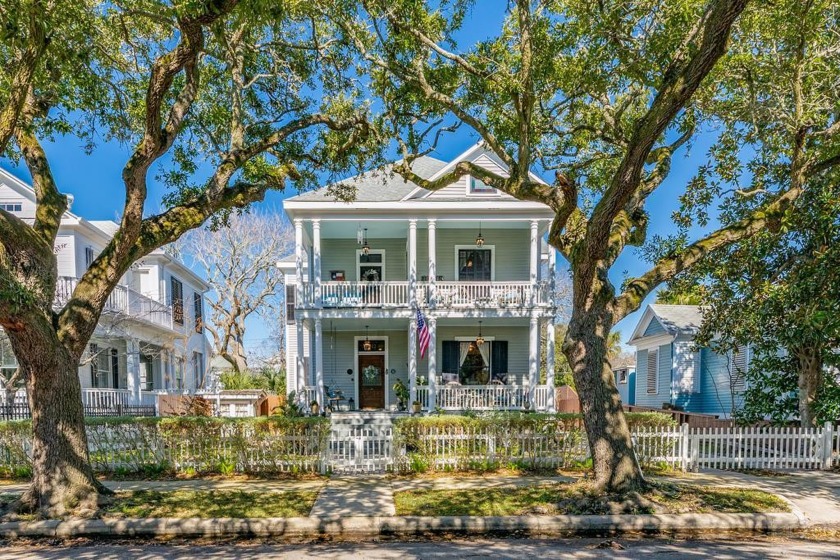The 1907 George M. Murray house was originally restored by a - Beach Home for sale in Galveston, Texas on Beachhouse.com