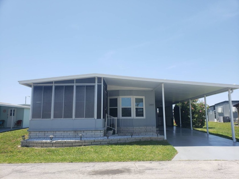 2 bedrooms, 2 bath  BEAUTIFULLY UPDATED! QUIET STREET, 55+ - Beach Home for sale in Hudson, Florida on Beachhouse.com