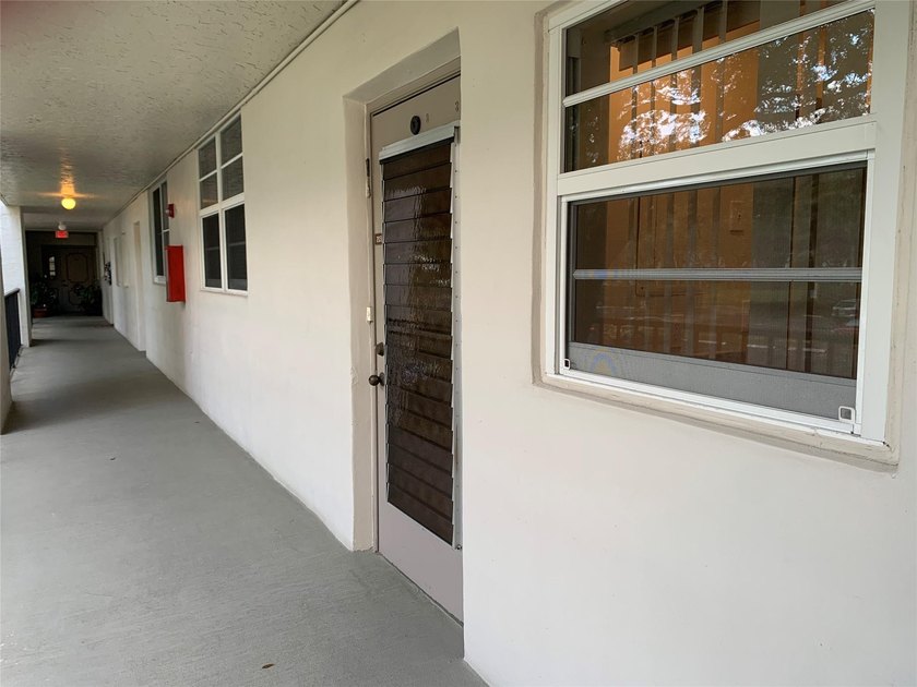 This is a lovely condo located in the well sort after community - Beach Condo for sale in Davie, Florida on Beachhouse.com