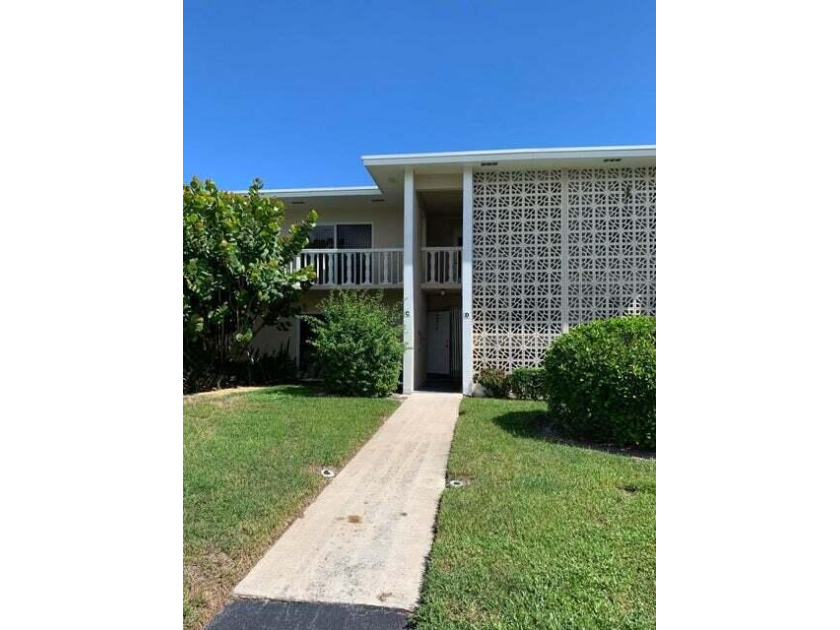 Welcome to a charming 1-bedroom, 1-bathroom condo in a 55-and-up - Beach Condo for sale in Boynton Beach, Florida on Beachhouse.com