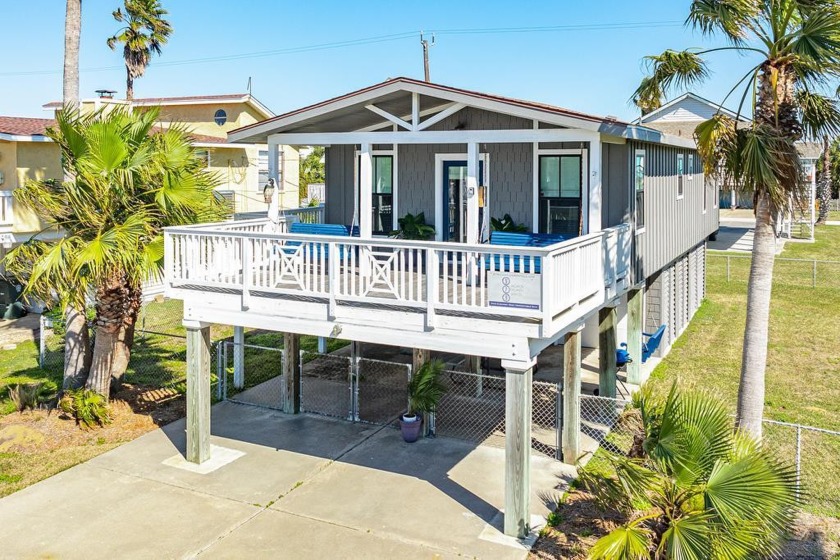 BEAUTIFULLY remodeled home in Sea Isle just steps from the - Beach Home for sale in Galveston, Texas on Beachhouse.com
