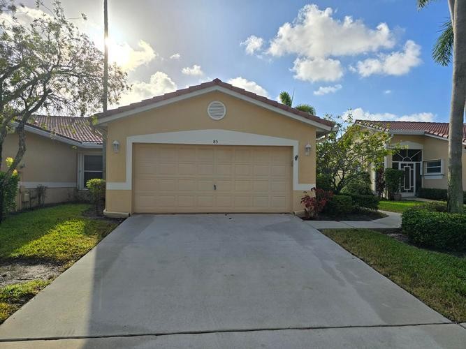 2 bedroom plus den, 2 bath villa. Located in the community of - Beach Home for sale in Boynton Beach, Florida on Beachhouse.com