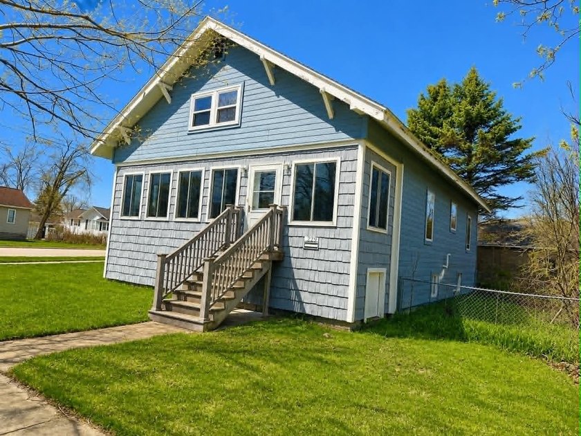 Charming 2+ bedroom home situated on a desirable corner lot - Beach Home for sale in Alpena, Michigan on Beachhouse.com