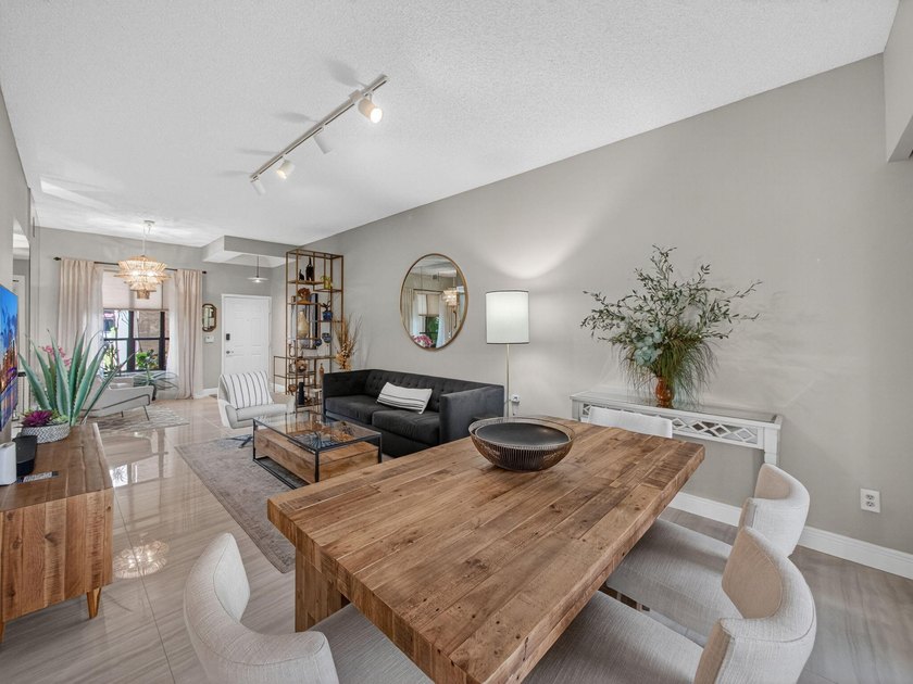 Immaculate 2BD/2BA in sought-after La Paz at Boca Pointe, an - Beach Condo for sale in Boca Raton, Florida on Beachhouse.com