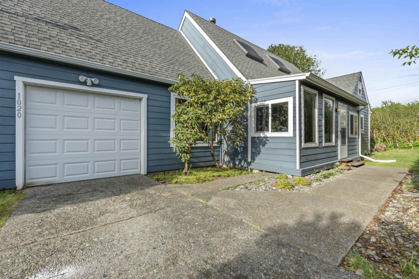 OPEN HOUSE: Sunday, 1:30pm to 5pm. WONDERFUL COASTAL LOCATION - Beach Home for sale in Crescent City, California on Beachhouse.com