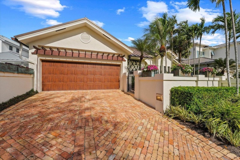 Live The Loxahatchee Club lifestyle in this perfectly and - Beach Home for sale in Jupiter, Florida on Beachhouse.com