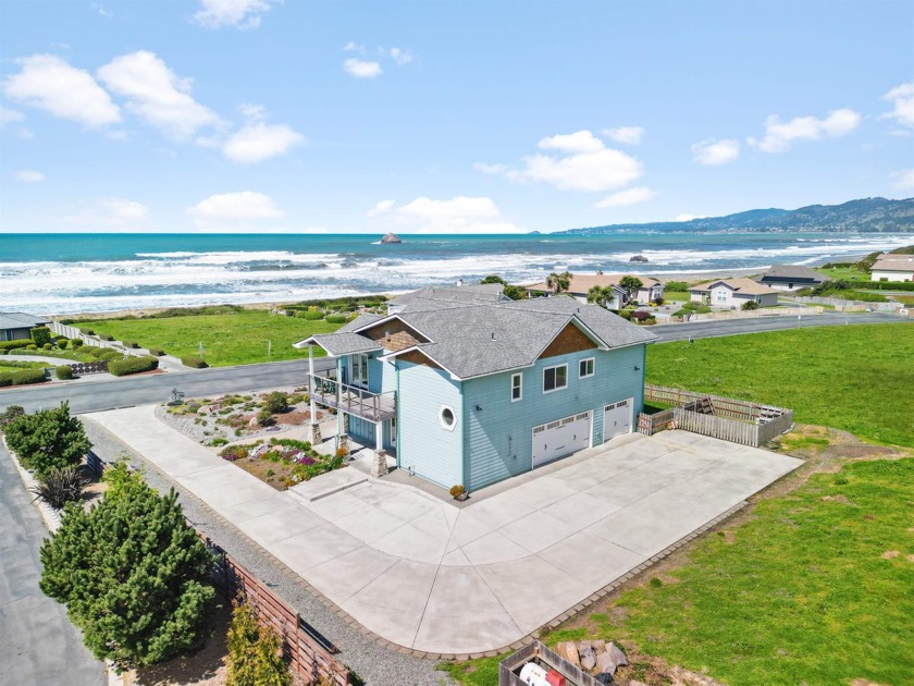 Welcome to your custom-built paradise, built in 2017  nestled - Beach Home for sale in Smith River, California on Beachhouse.com