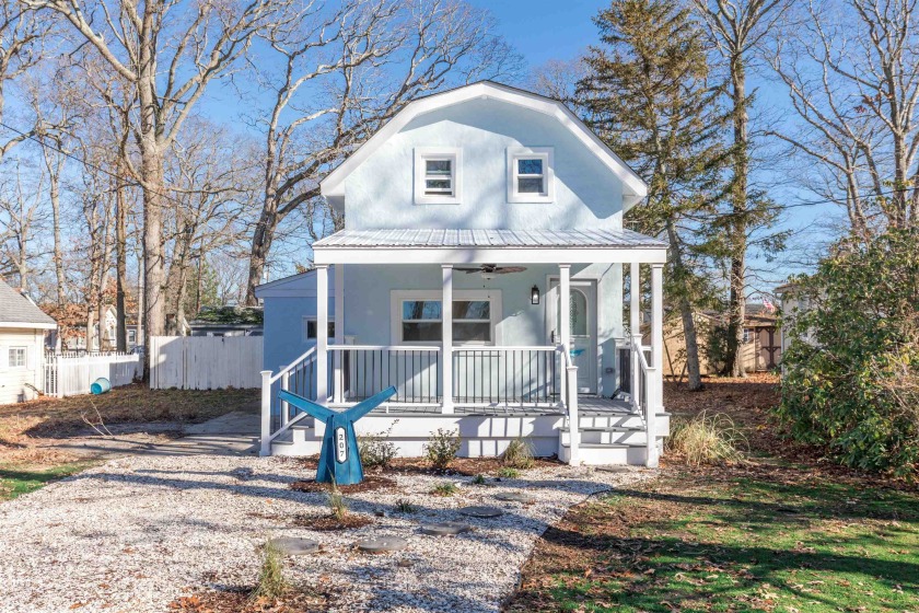 This Ocean Blue cottage, a recently renovated two-story home - Beach Home for sale in Villas, New Jersey on Beachhouse.com