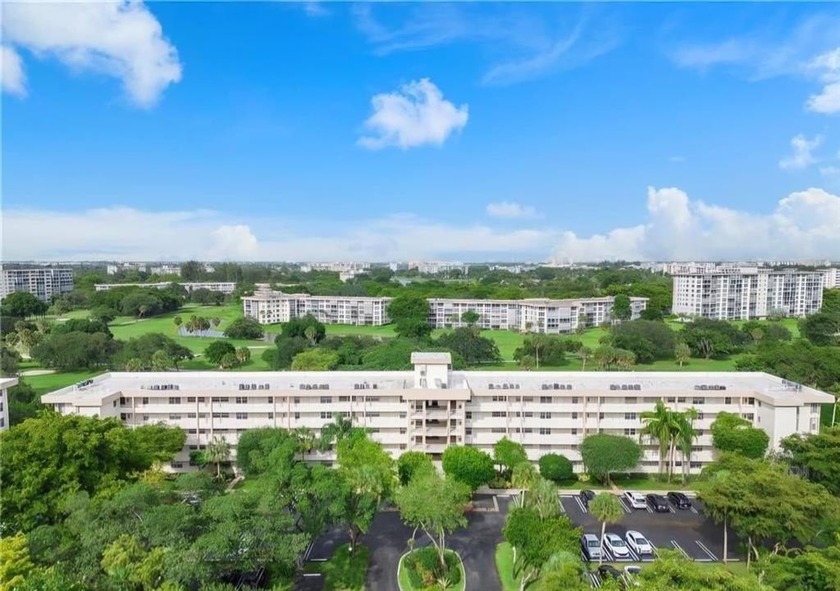 Rare King Model 3BD/2.5BA in Palm Aire! This spacious 2,100 sq - Beach Condo for sale in Pompano Beach, Florida on Beachhouse.com