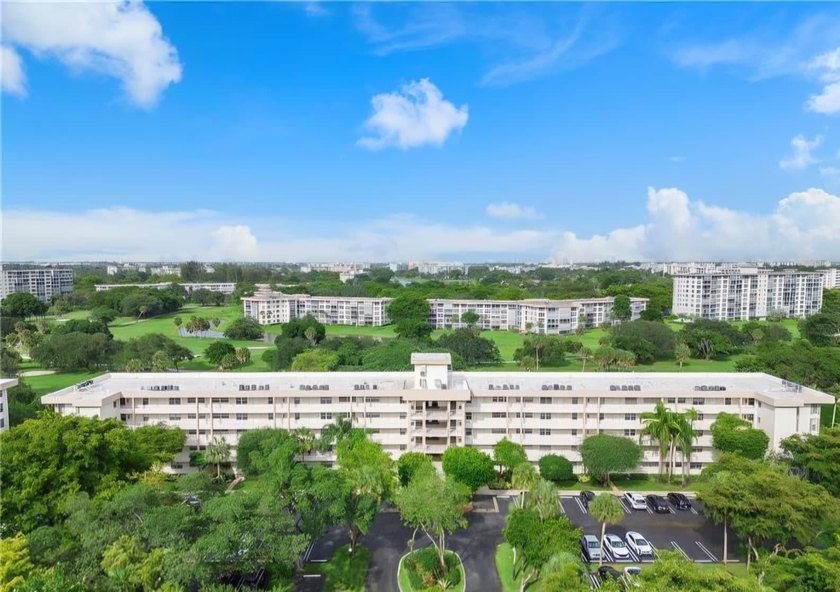 Rare King Model 3BD/2.5BA in Palm Aire! This spacious 2,100 sq - Beach Condo for sale in Pompano Beach, Florida on Beachhouse.com