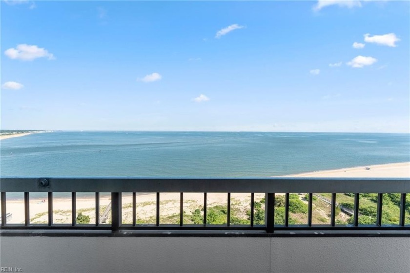 Welcome to your dream home at Harbour Gate Condos! This - Beach Apartment for sale in Virginia Beach, Virginia on Beachhouse.com