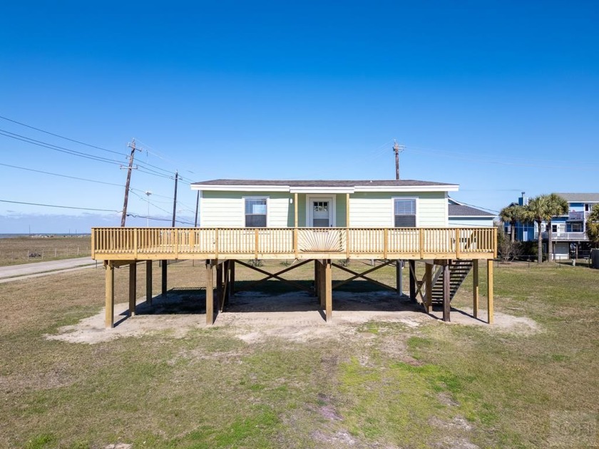 Welcome to the newly updated house in Jamaica Beach. Located on - Beach Home for sale in Jamaica Beach, Texas on Beachhouse.com