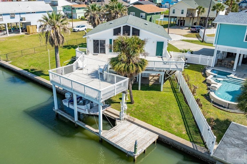 Welcome to your waterfront oasis! This stunning 3-4 bedroom, 2-3 - Beach Home for sale in Galveston, Texas on Beachhouse.com
