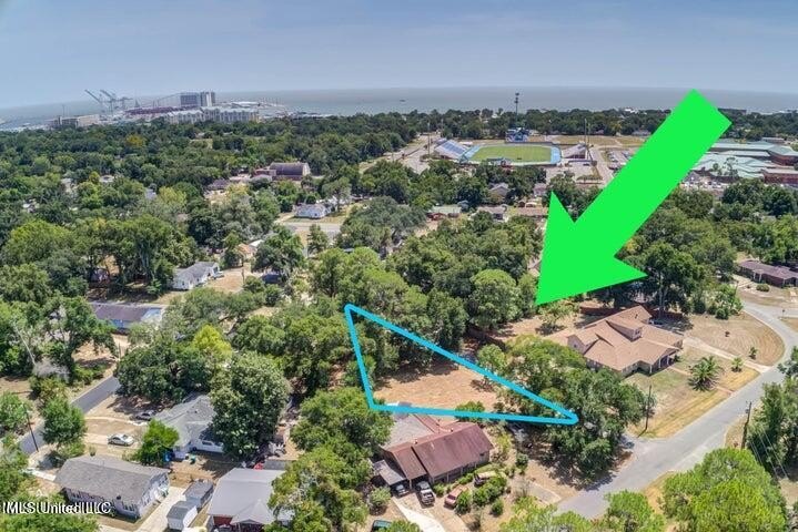 Close to the beach and all the Beautiful Ms Gulfcoast has to - Beach Lot for sale in Gulfport, Mississippi on Beachhouse.com