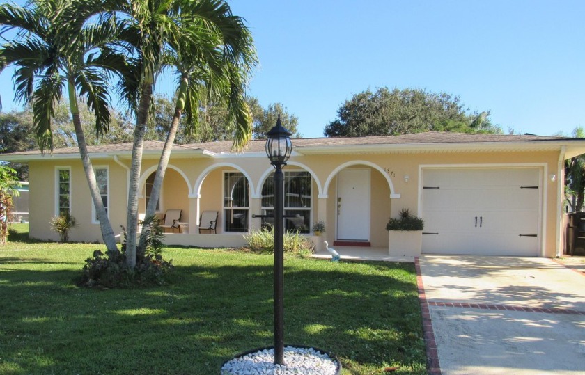 Charming home in a quiet neighborhood near golf course. This - Beach Home for sale in Port Saint Lucie, Florida on Beachhouse.com