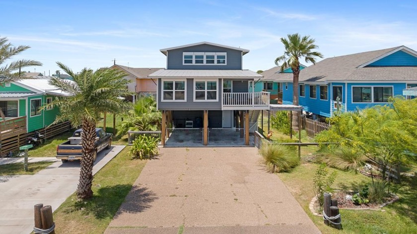 Short walk to downtown, Water Street and public Pier!  This - Beach Home for sale in Rockport, Texas on Beachhouse.com