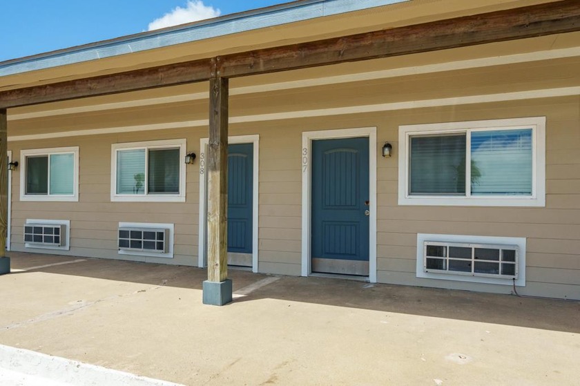 Rare opportunity to own a condo in Rockport-Fulton at an amazing - Beach Condo for sale in Fulton, Texas on Beachhouse.com