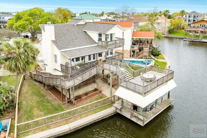 Beautifully well-maintained canal home in Spanish Grant! Seller - Beach Home for sale in Galveston, Texas on Beachhouse.com