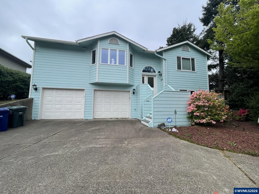 Ocean-view Luxury home in Newport. This fully updated home - Beach Home for sale in Newport, Oregon on Beachhouse.com