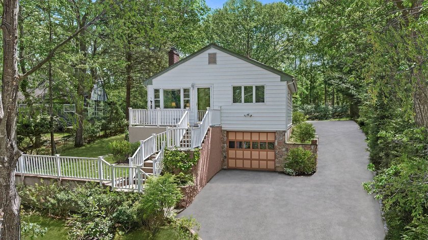 A rare "original owner" jewel near Long Beach and - Beach Home for sale in Sag Harbor, New York on Beachhouse.com