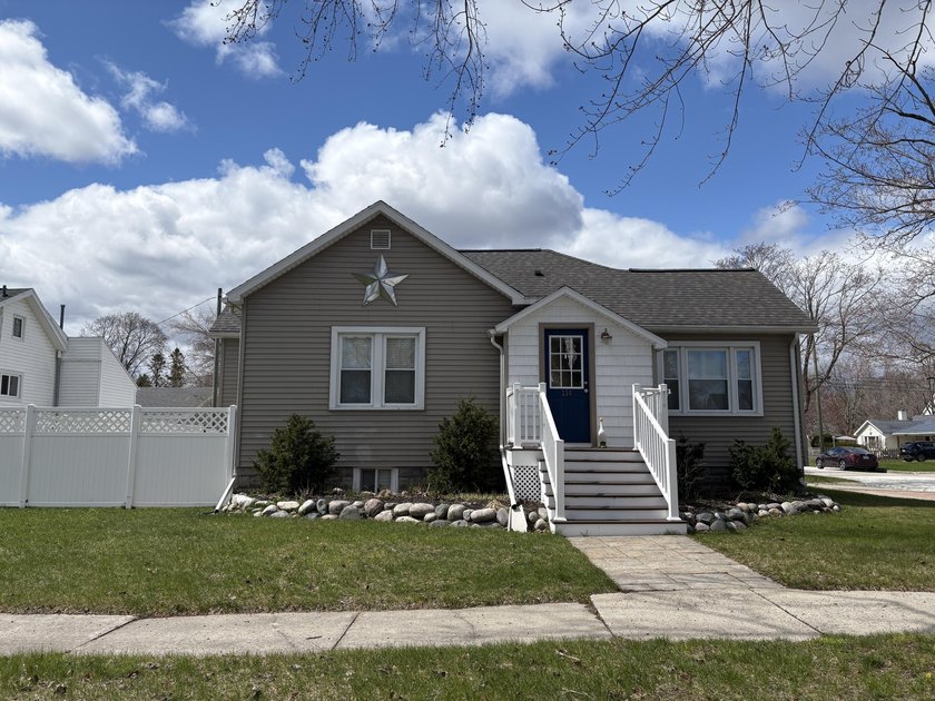 Charming city home remodeled approximately 10 years ago - Beach Home for sale in Alpena, Michigan on Beachhouse.com