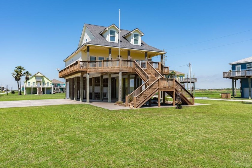 (Large Home sitting on Two Large Lots). Home Faces South with - Beach Home for sale in Crystal Beach, Texas on Beachhouse.com