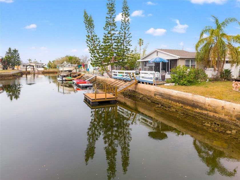 Waterfront Cottage with Endless Potential! This charming - Beach Home for sale in Hudson, Florida on Beachhouse.com