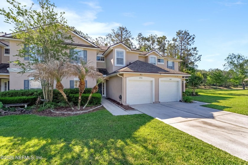 Gorgeous 4 bedroom, 3 bathroom townhome located on a quiet - Beach Townhome/Townhouse for sale in Fleming Island, Florida on Beachhouse.com