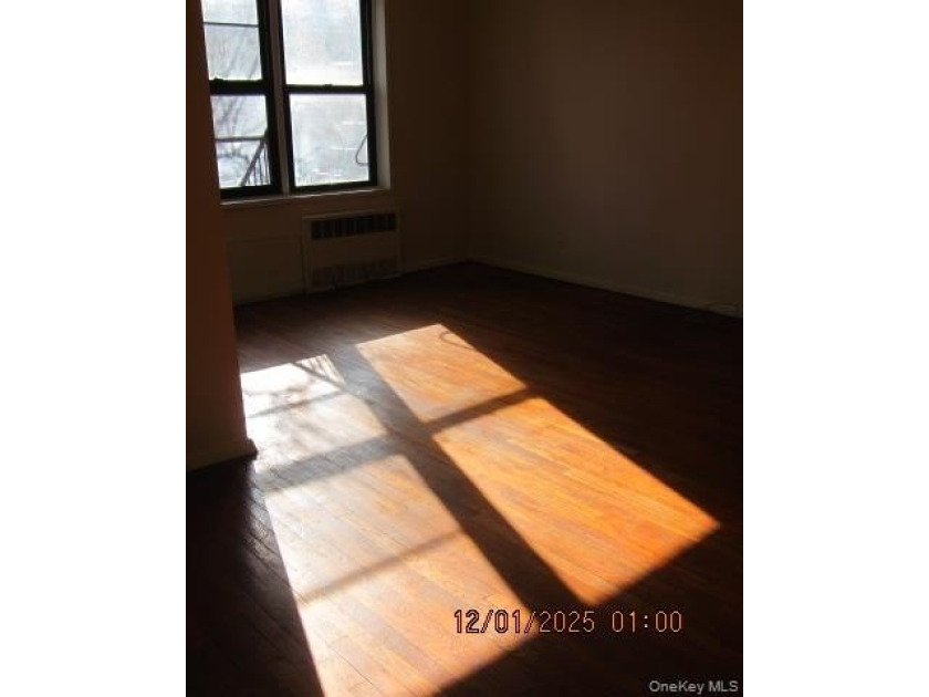 Spacious 1 Bedroom Unit located on the 3rd Floor. Elevator - Beach Home for sale in Flushing, New York on Beachhouse.com