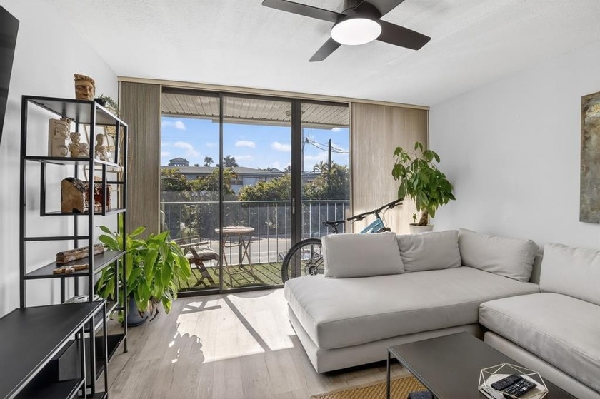 Welcome to this stunning townhouse-style condo in the heart of - Beach Condo for sale in Fort Lauderdale, Florida on Beachhouse.com