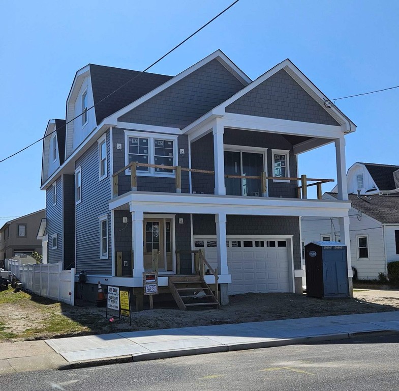 This 2.5 story single family home on a 40x100 lot consists of - Beach Home for sale in Wildwood Crest, New Jersey on Beachhouse.com
